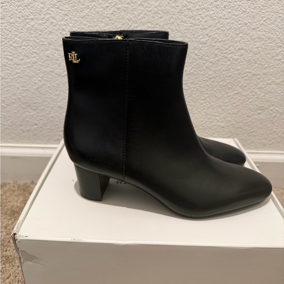 “New” Ralph Lauren Elegant Black Ankle Boots size6 - Picture 3 of 6